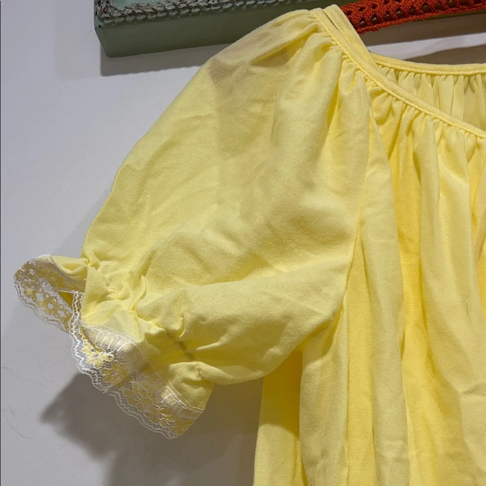 Vintage Yellow Chemise with Lace Trim - Picture 2 of 6